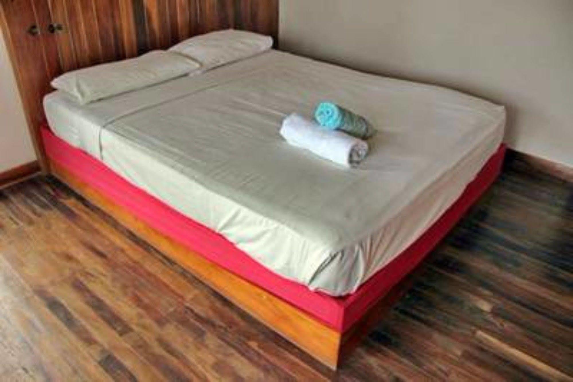Bamboo Backpackers Hostel Nadi Exterior photo